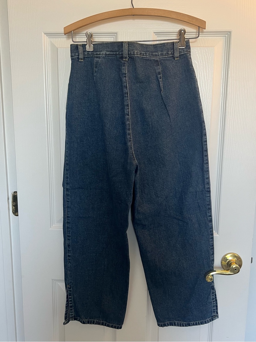 Jean Capris - Picture 4 of 4